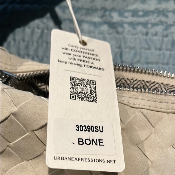 Cream Hobo Bag with Woven Texture - Picture 4 of 9